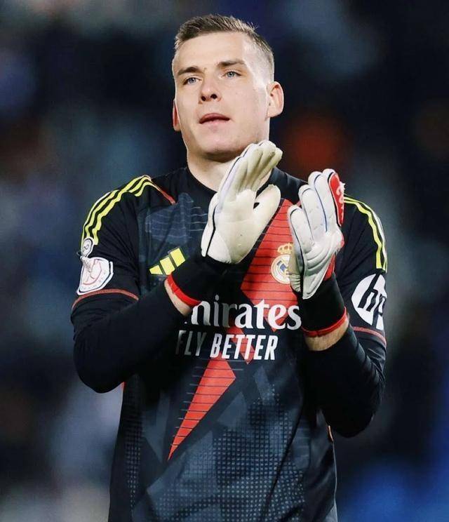 米兰门神续约陷僵局切尔西趁火打劫球迷怒喷管理层无能